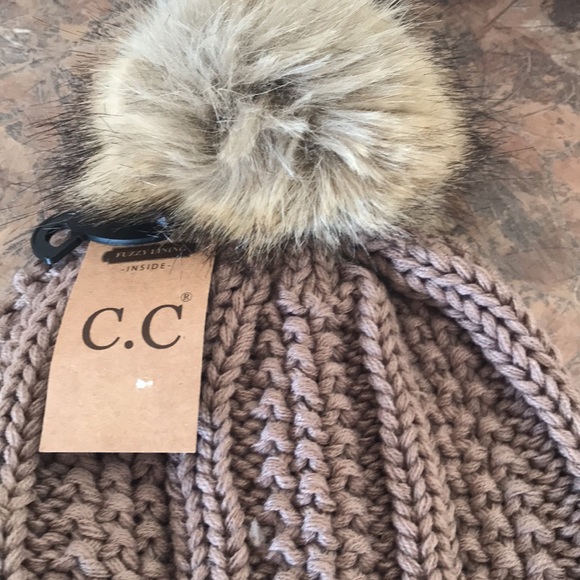 C.C women’s fuzzy fur pom beanie - Picture 2 of 9